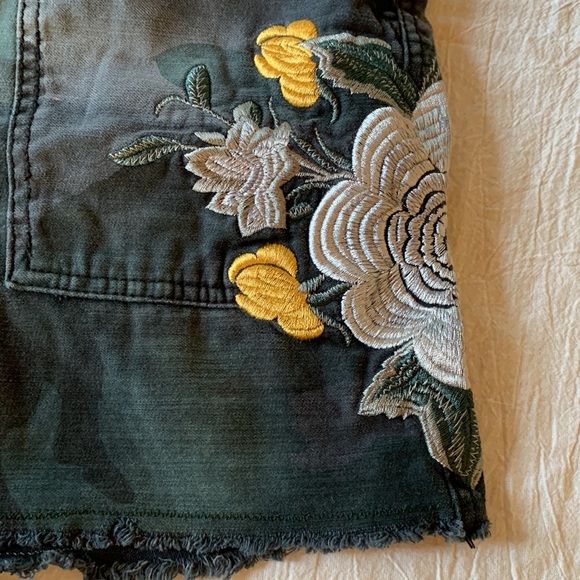 Free people embroidered shorts - Picture 2 of 4